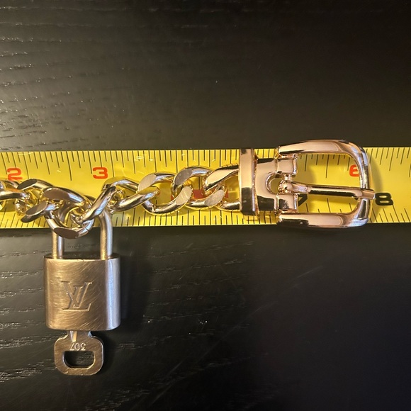 Unbranded gold-tone adjustable choker dangling heart & authentic LV lock #307. - Picture 8 of 11